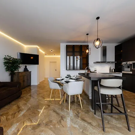 Luxury Budapest Apartment Uzhhorod
